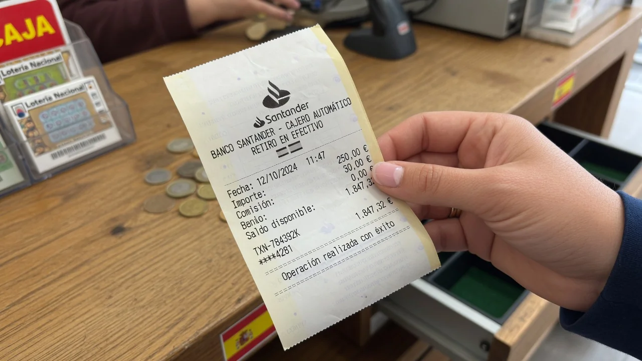 Ticket de operación de retiro en efectivo